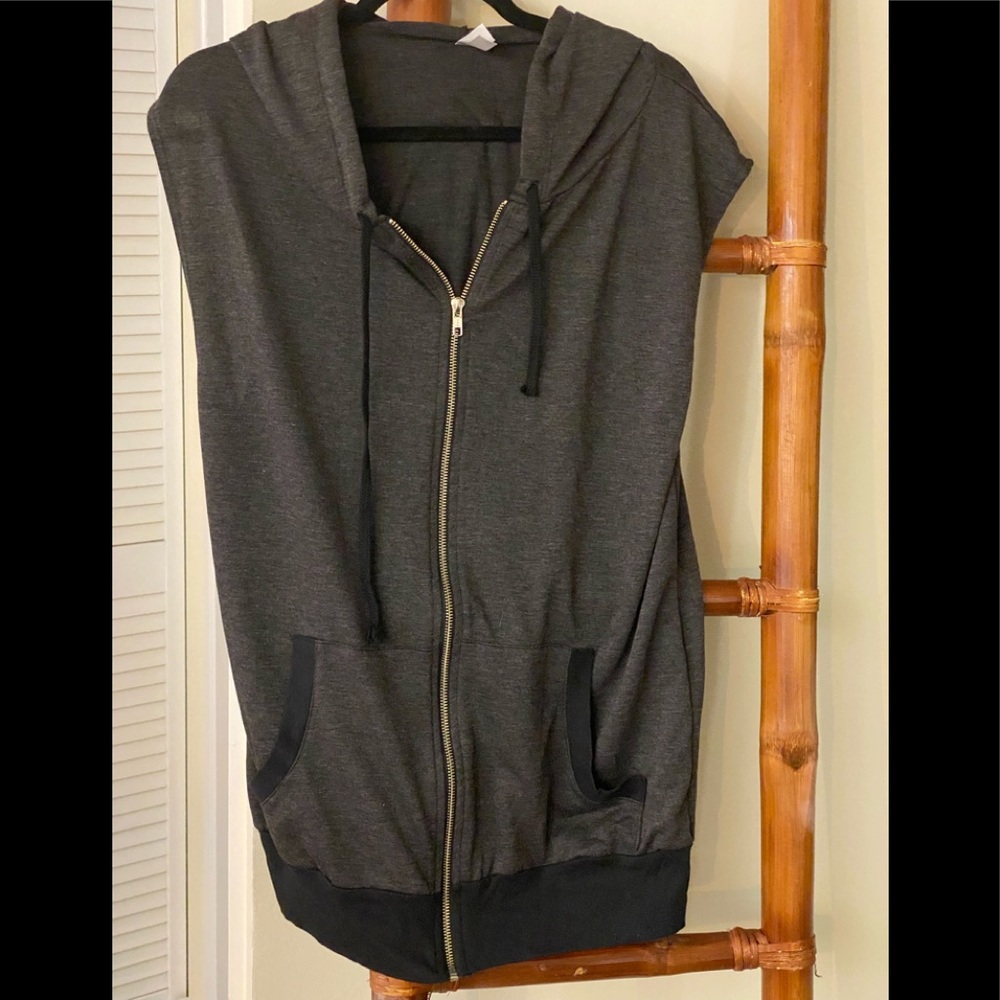 OVER THE LIMIT APPAREL SLEEVELESS GRAY/LARGE COTTON HOODIE NWOT